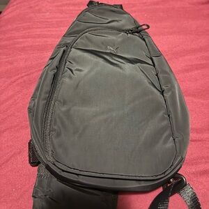 PUMA SLING BAG